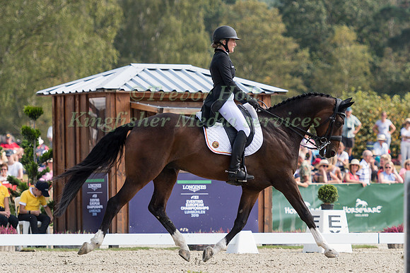 Lara de Liederkerke-Meier (BEL) and Alpaga D'Arville