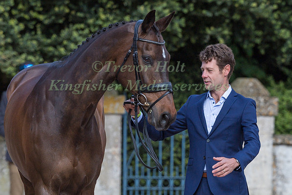 Christopher Burton (AUS) and  Graf Liberty
