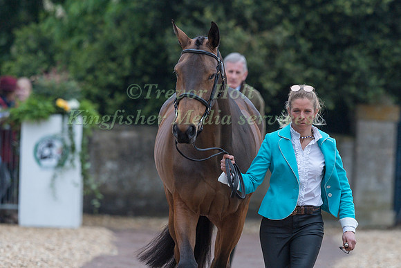 Izzy Taylor (GBR) and  Call Me Maggie May