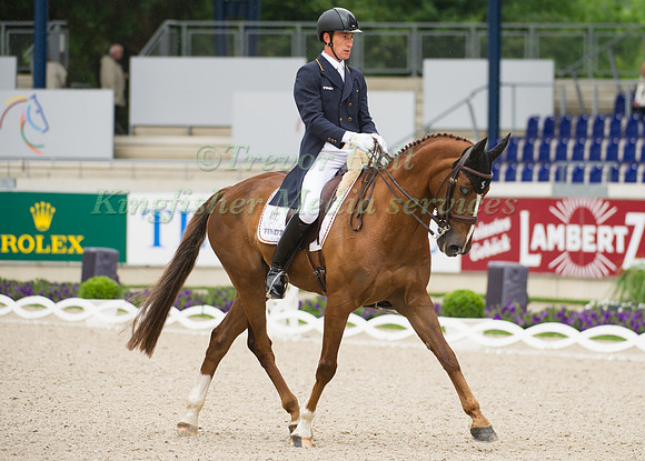 Dirk Schrade and Hop and Skip