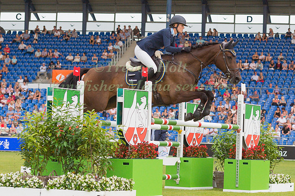 ANNA FRESKGARD (SWE) AND BOX QUTIE