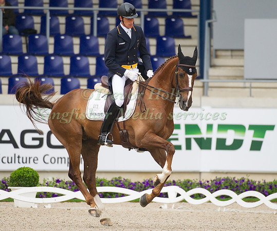 Dirk Schrade and Hop and Skip