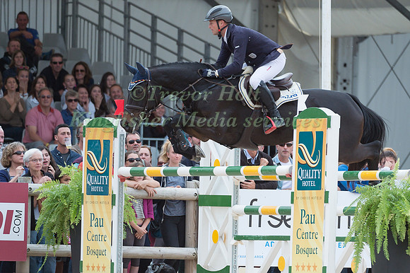 Michael Jung (GER) riding Fischerrocana FST