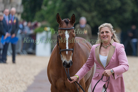 Kristina Cook (GBR) and  Star Witness