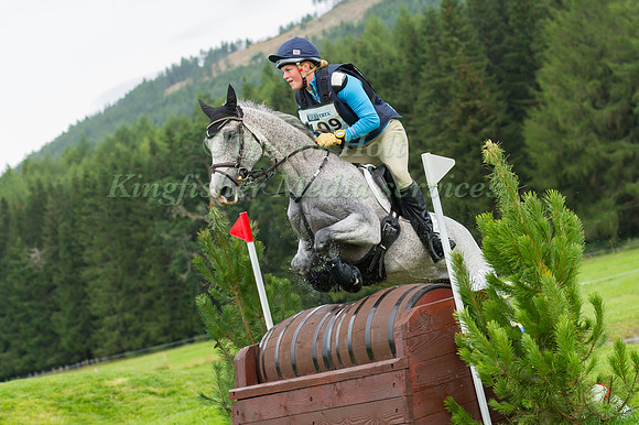 SARAH HOLMES (GBR) RIDING DUNGANSTOWN FLEUR