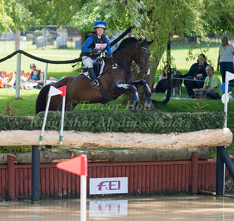 HANNA  KNUEPPEL (GER) AND CARISMO 22