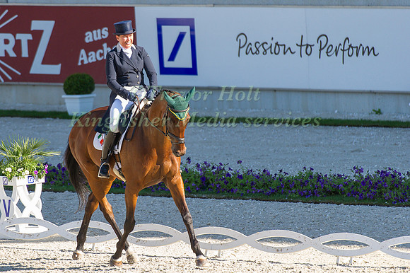 Jayne Doherty riding Ravenstar taking part in the dressage test