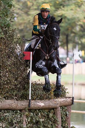Gilles Pons of France riding  Quoariss Menjoulet