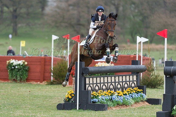 Imogen Gloag riding Brendonhill Doublet
