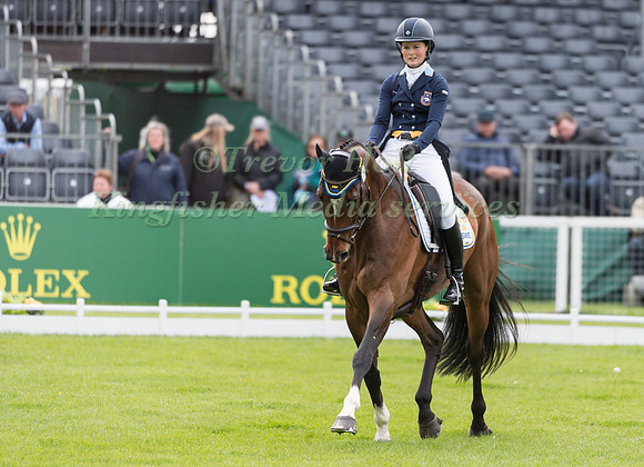 Malin Josefsson (SWE) and  Golden Midnight