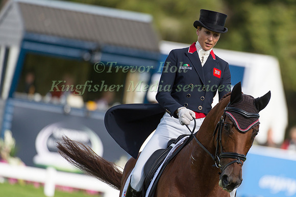 Sarah Bullimore riding Lilly Corinne