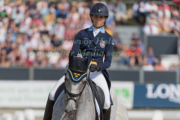 Louise Romeike (SWE) and Waikiki