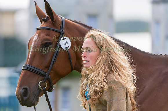 Jodie Amos (GBR) and  Wise Crack