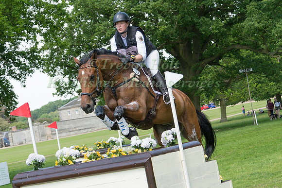 HANNA  KNUEPPEL (GER) AND CARISMO 22