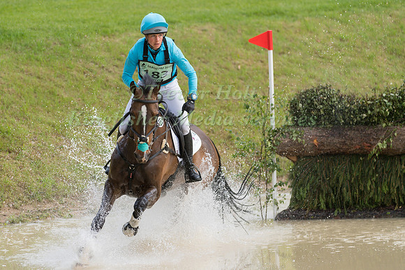 IZZY TAYLOR (GBR) AND BE TOUCHABLE