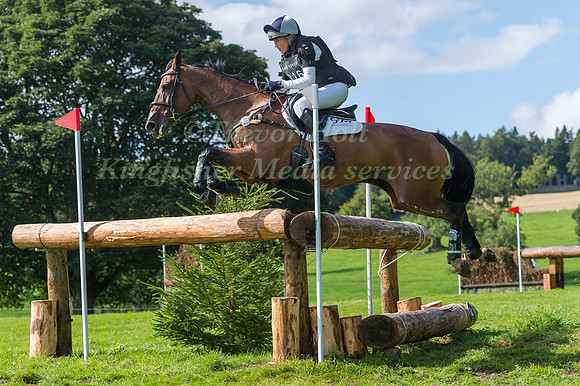 ELLEN CAMERON (GBR) AND HANLEEN CROWN JEWELS