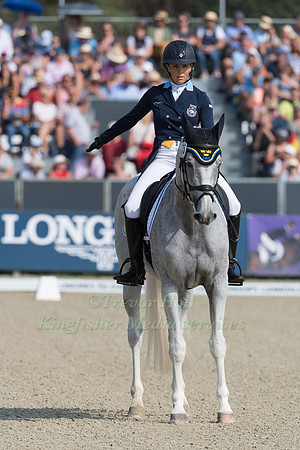 Louise Romeike (SWE) and Waikiki