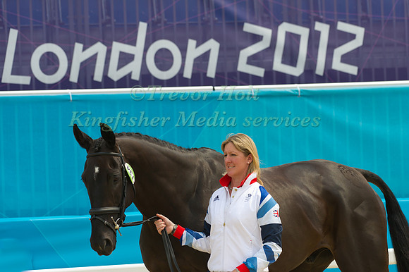 Nicola Wilson and Opposition Buzz