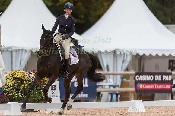 Julie Tew of Great Britain riding Simply Sox