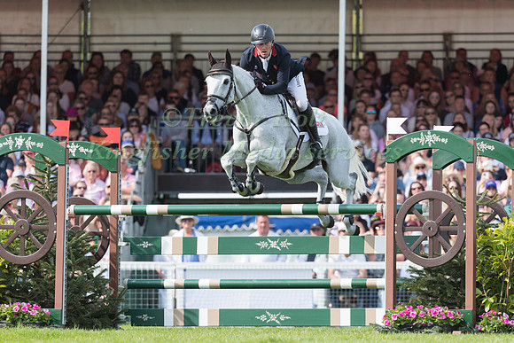 Oliver Townend (GBR) and Swallow Springs