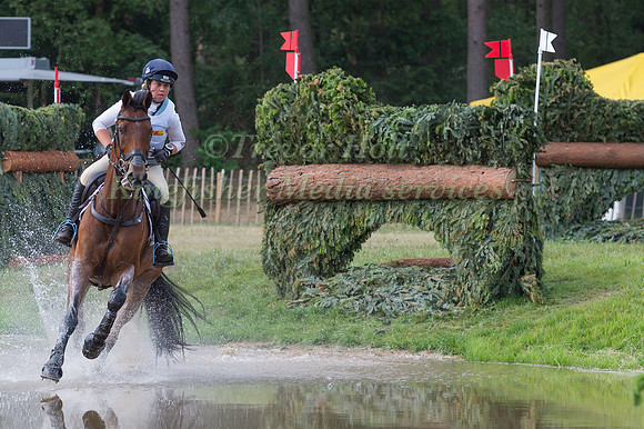 KITTY KING (GBR) AND CEYLOR L A N