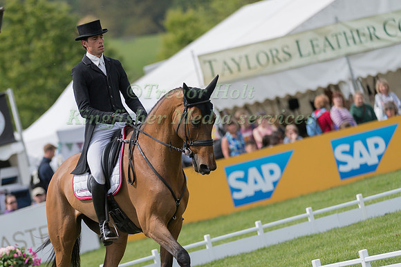 MAXIME LIVIO (FRA) AND QALAO DES MERS