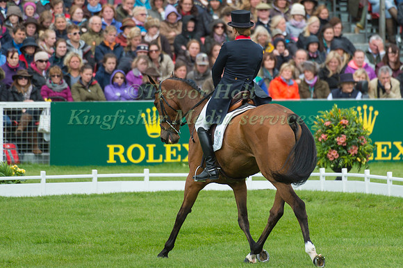 Pippa Funnell (GBR) riding Second Supreme