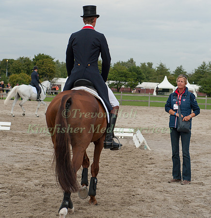 William Fox-Pitt and Chilli Morning warm up with Tracey Robinson