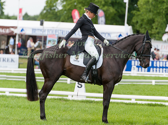Aoife Clark and Vaguely North