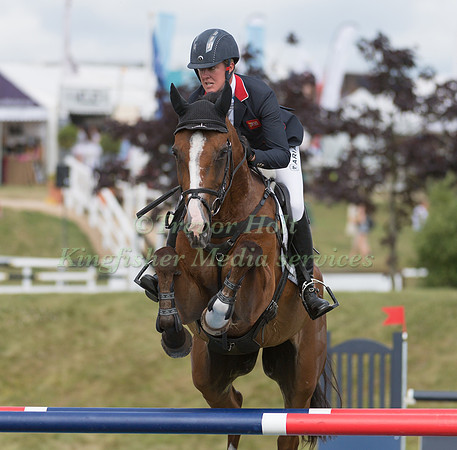 NICOLA WILSON (GBR) AND ONE TWO MANY-5