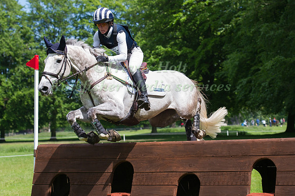 Caroline  Powell (NZL)  riding Stellor Seaurchin