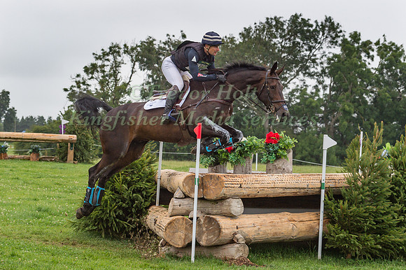 ALEXANDER BRAGG AND SHANNONDALE ARISTO