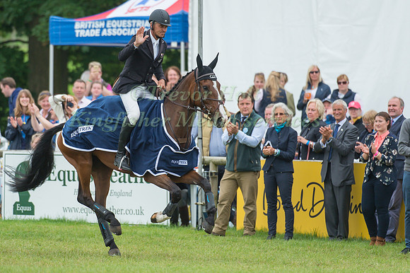 Andrew  Nicholson (NZL) riding Jet Set IV