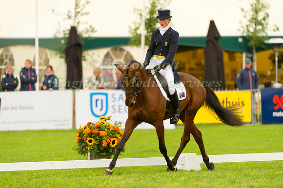 Lucinda Fredericks and Latina 43