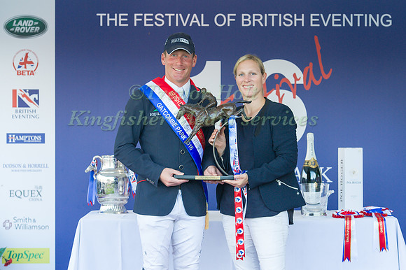 Zara Phillips Presents the trophy to the 2016  British Open Champion 2016