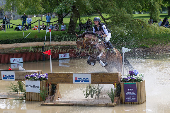 HANNA  KNUEPPEL (GER) AND CARISMO 22