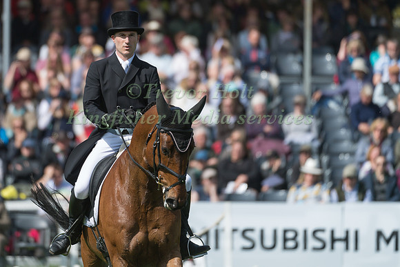 CIARAN GLYNN (IRL) RIDING  KILLOSSERY JUPITER RISING