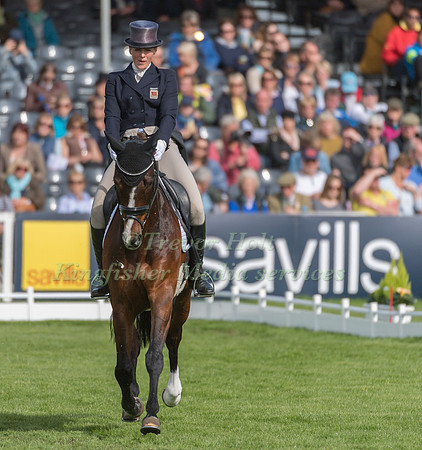 FLORA HARRIS  (GBR) RIDING  BAYANO