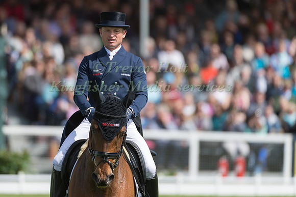 MICHAEL JUNG GER) RIDING  LA BIOSTHETIQUE - SAM FBW