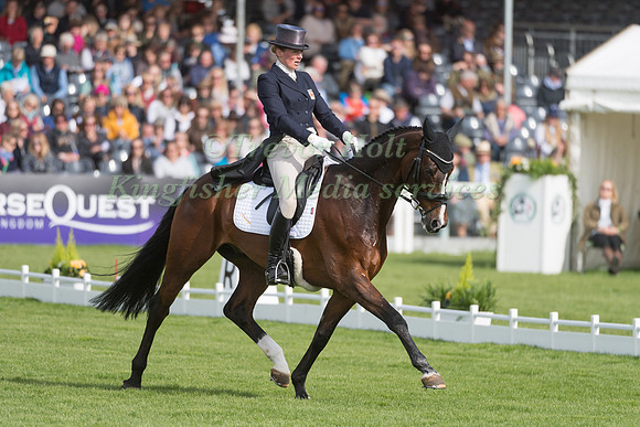 FLORA HARRIS  (GBR) RIDING  BAYANO