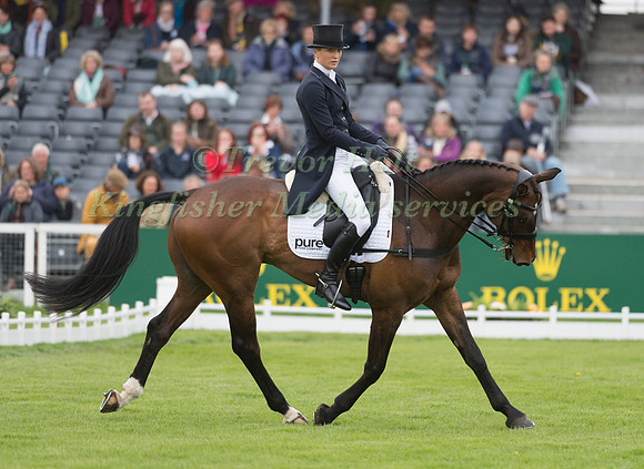 LISSA GREEN  (AUS) RIDING  HOLLYFIELD