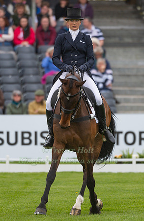 LISSA GREEN  (AUS) RIDING  HOLLYFIELD