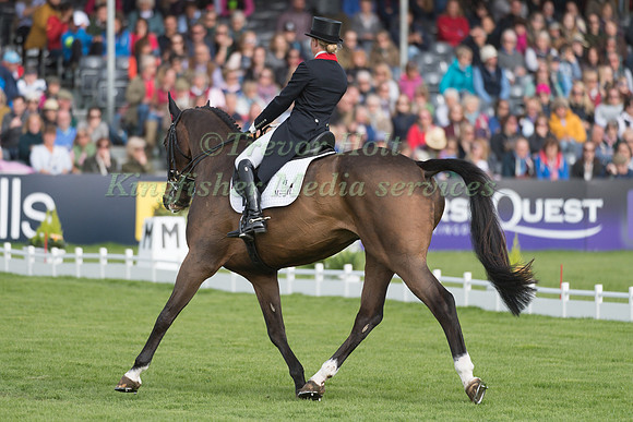 ROSALIND CANTER  (GBR) RIDING  ALLSTAR B