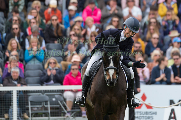 BECKY WOOLVEN  (GBR) RIDING  CHARLTON DOWN RIVERDANCE