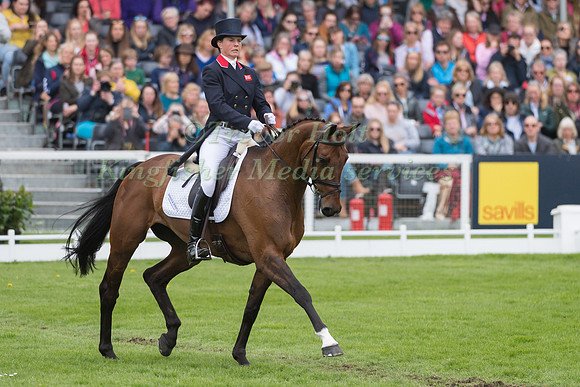 PIGGY FRENCH  (GBR) RIDING  VANIR KAMIRA