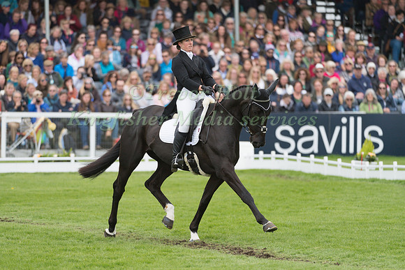 NANA DALTON (GBR) RIDING  ABSOLUT OPPOSITION