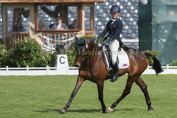DANIELLE DUNN  (GBR) RIDING  ZOCARLA BLH
