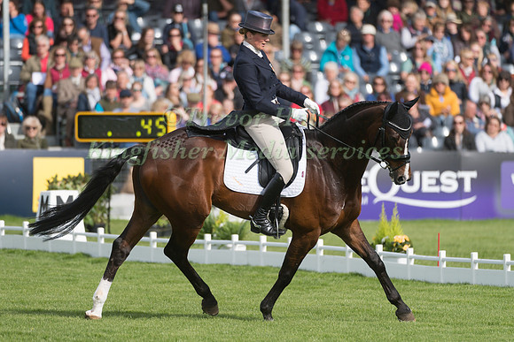 FLORA HARRIS  (GBR) RIDING  BAYANO