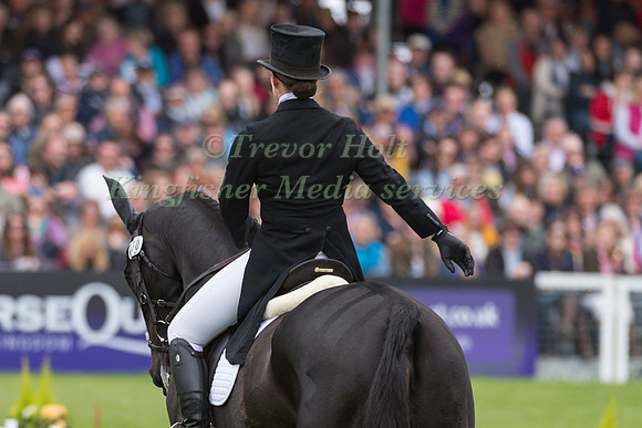 NANA DALTON (GBR) RIDING  ABSOLUT OPPOSITION