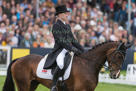 CIARAN GLYNN  (IRL) RIDING  NOVEMBER NIGHT